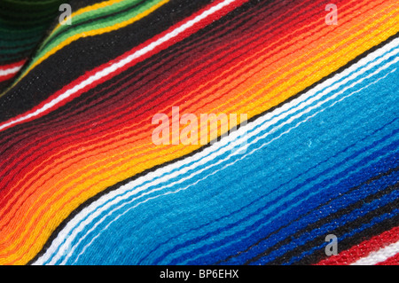 Farbenfrohe mexikanische Poncho Nahaufnahme Textur Stockfoto