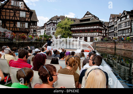 Bootsfahrt auf dem Fluss, Petite France, Straßburg, Frankreich Stockfoto