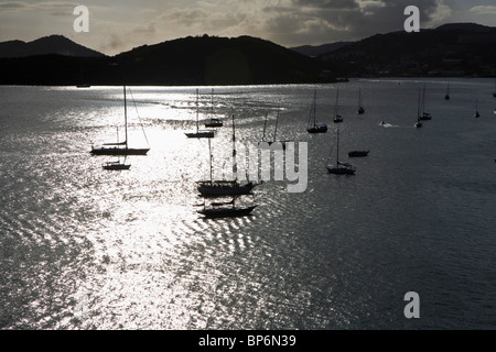 Segelboote im Meer Stockfoto