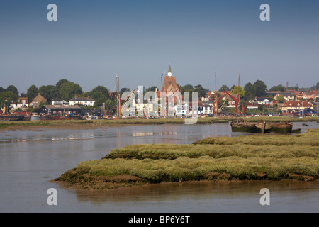 England Maldon Essex Fluss Blackwater Hythe Kai von Heybridge Themse Segeln Lastkähne verrottenden Wracks von Scotia und Sauerstoff Stockfoto