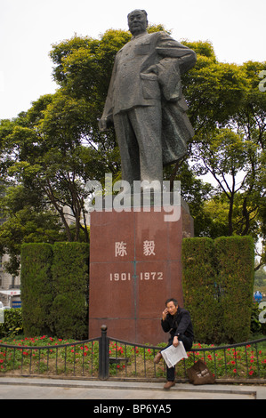 China, Shanghai. Mao Statue in den Bund (Zhongshan Road). Stockfoto