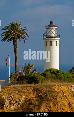 Vicente Leuchtturm und palm Tree, Point Vicente, Halbinsel Palos Verdes, Kalifornien Stockfoto