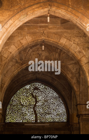 Das berühmte Jali Werk des Bildschirms in der Sidi Saiyyed Moschee in Ahmedabad, Gujarat, Indien. Stockfoto