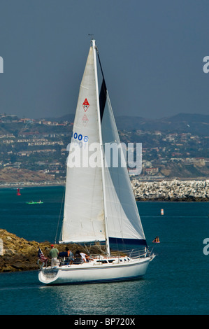 Segelboot in Dana Point Harbor, Dana Point, Orange County, Kalifornien Stockfoto
