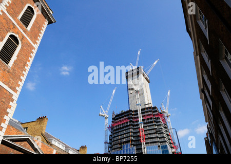 Der Shard London Bridge Wolkenkratzer im Bau gesehen von St. Thomas Street, Southwark, London, England, UK Stockfoto