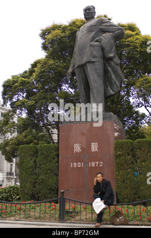 China, Shanghai. Mao Statue in den Bund (Zhongshan Road). Stockfoto