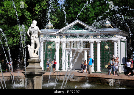 Die Adam-Brunnen, großen Peterhofer Palast, Peterhof, Sankt Petersburg, Nordwest-Region, Russland Stockfoto