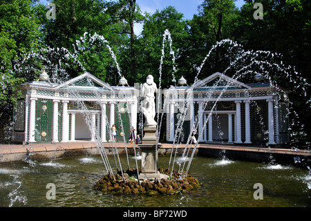 Die Adam-Brunnen, großen Peterhofer Palast, Peterhof, Sankt Petersburg, Nordwest-Region, Russland Stockfoto