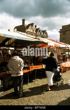 Sonntagsmarkt in Cambridge, England Stockfoto