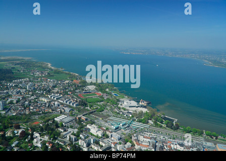 Luftaufnahme von einem Luftschiff Luftschiff Zeppelin NT West Bregenz und Bodensee (Bodensee), Bregenz, Österreich Stockfoto