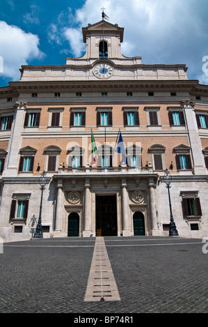 Palazzo Montecitorio, Sitz der italienischen Abgeordnetenkammer, Rom, Italien Stockfoto