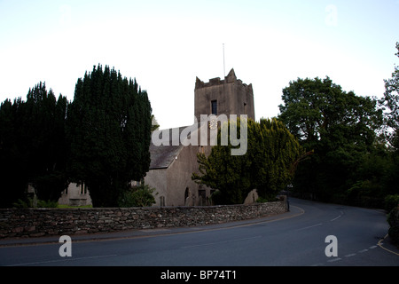 Die berühmte Kirche St. Oswald in Grasmere Dorfzentrum im englischen Lake District gewidmet St. Oswald von Northumbria. Stockfoto