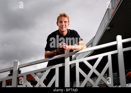 England Cricketer Stuart Broad an der Nottingham Trent Bridge 26.07.2010. Foto von John Robertson. Stockfoto