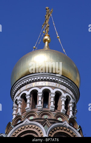 Zwiebeltürme der Kirche von unseres Erlösers auf Auferstehungskirche in St. Petersburg, Russland Stockfoto