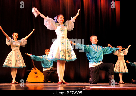 Russische Folklore Tänzer, Sankt Petersburg, Nordwest-Region, Russland Stockfoto