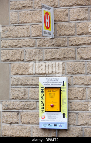 Ein Help-Point in Verbindung mit CCTV abh in Burnley, Lancashire, UK. Stockfoto