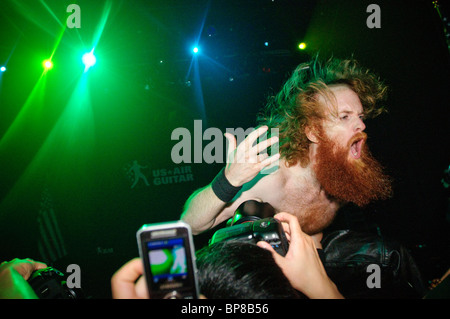 DreamCatcher führt bei der US-Air Guitar Championships in New York City im Irving Plaza. 22. Juli 2010. Stockfoto