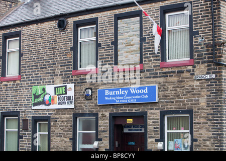 Burnley Holz konservative arbeiten mans Club in einer heruntergekommenen Gegend von Burnley, Lancashire, UK. Stockfoto