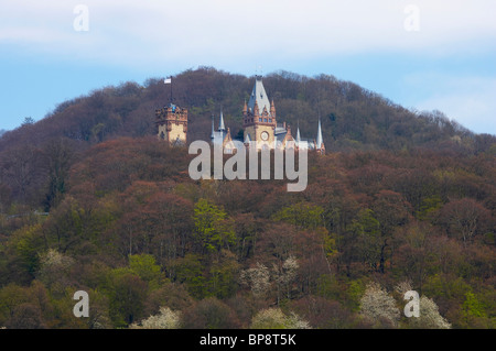 Frühling, Tag, Blick auf Schloss Drachenburg (Burg), Siebengebirge, Rhein, Nord Rhein - Westfalia, Deutschland, Europa Stockfoto