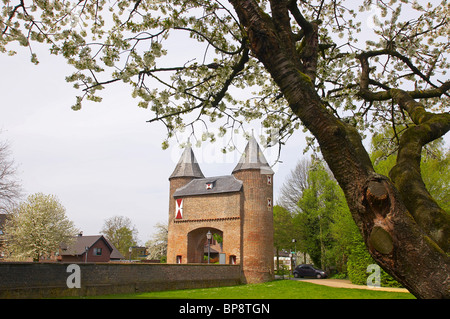 Klever Tor (Stadttor) in Xanten, Frühling, Tag, Niederrhein, Nordrhein-Westfalen, Deutschland, Europa Stockfoto