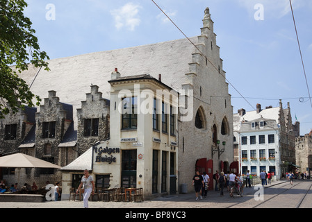 Gemüsemarkt, Graslei Website, Gent, Ost-Flandern, Belgien-Europa. Die große Metzger Halle 1407 im historischen Zentrum. Stockfoto