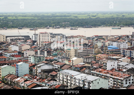 Stadt am Fluss, Yangon, Myanmar Stockfoto