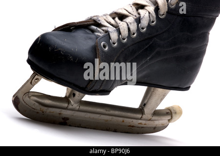 Old Fashioned Herren Eishockey Skate isoliert auf weißem Hintergrund Stockfoto