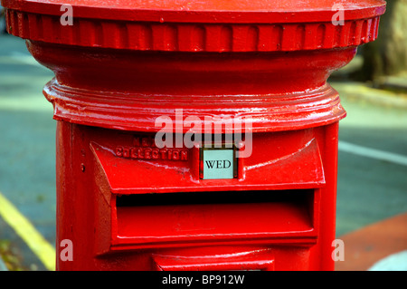 Close Up Detail von A British Royal Mail Typ B Säule Box entwickelt 1952 Stockfoto