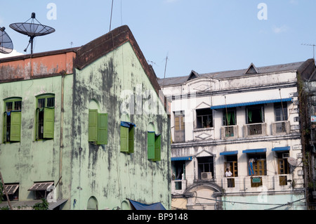 MYANMAR (BURMA) ALTE BRITISCHE KOLONIALARCHITEKTUR RESTE IM ZENTRUM VON YANGON (RANGOON) Stockfoto