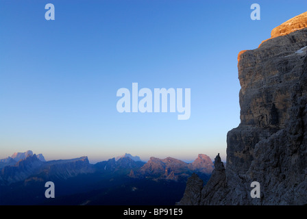 Alpenglühen, Tofana di Rozes, Tofane, Dolomiten, Veneto, Italien Stockfoto