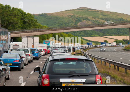 Warteschlangen Verkehr auf Autobahn M5 Richtung Süden Stockfoto