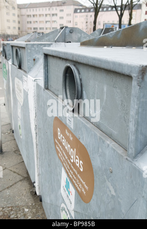 Recycling-Behälter Ost-Berlin Deutschland Stockfoto