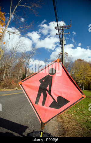 Ein Straßenschild auf eine Landstraße, Wilton, USA Stockfoto