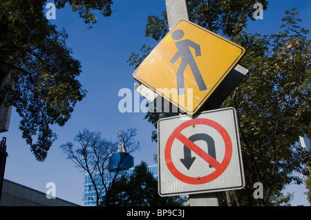 Zeichen Insurgentes Avenue-Mexiko-Stadt Stockfoto