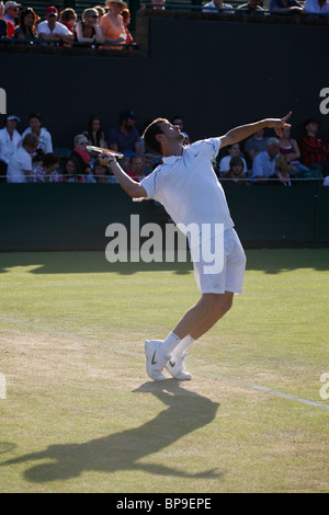 Philipp Petzschner Deutschlands in Aktion bei den Wimbledon Championships 2010 Stockfoto