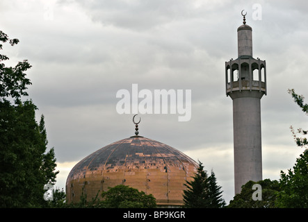 London Central Mosque (Regents Park Moschee) England, UK, vor dem Sturm Stockfoto