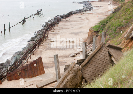 Happisburgh in North Norfolk ist einer der am schnellsten erodieren Küsten der britischen Inseln. Stockfoto