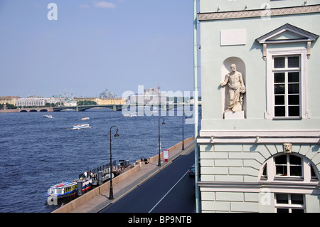 Blick über den Fluss Newa aus Nordwest-Region, Russland, Sankt Petersburg, Eremitage, Zayachy Insel Stockfoto