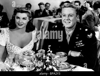 ESTHER WILLIAMS VAN JOHNSON LEICHT ZU MI (1946) Stockfoto