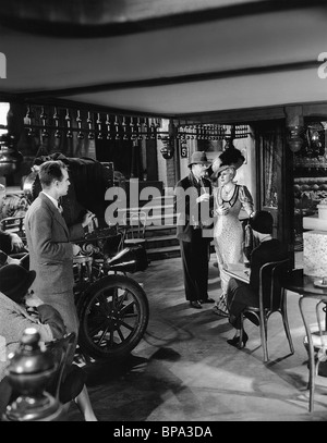 MAE WEST SIE IHN FALSCH GEMACHT (1933) Stockfoto