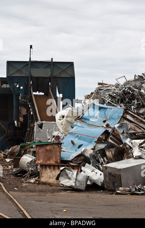 Louis Padnos Iron and Metal Company Recycling-Werft in Holland Michigan MI in USA US-amerikanisches Unternehmen für das Recycling von Schrottmetall, das vertikale Hochauflösung verarbeitet Stockfoto