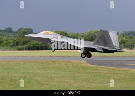 Vereinigte Staaten Luftwaffe Lockheed Martin F-22A Raptor Registrierung AF06126 landet nach Abschluss seiner Anzeige Generalprobe für RIAT Stockfoto