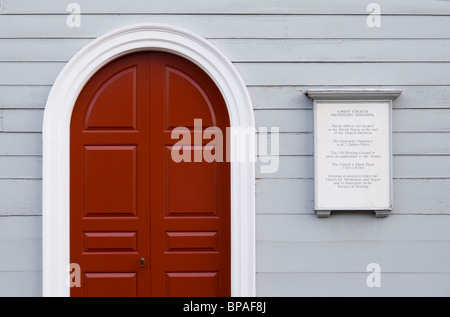 Eingangstür der Unitarian Universalist Kirche in Harvard, Cambridge, Massachusetts, USA Stockfoto