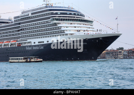 Kreuzfahrtschiff Nieuw Amsterdam Stockfoto