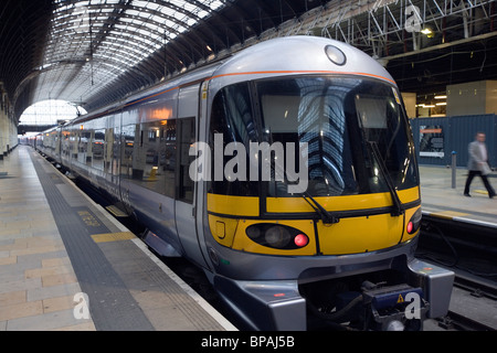 Heathrow Express Zug, der Bahnhof Paddington, London, England, UK, Europa Stockfoto