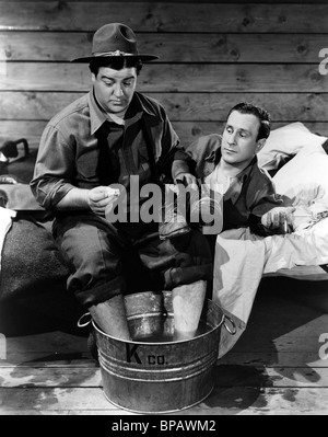 BUD ABBOTT LOU COSTELLO, Abbott und Costello IN BUCK PRIVATES, 1941 Stockfoto