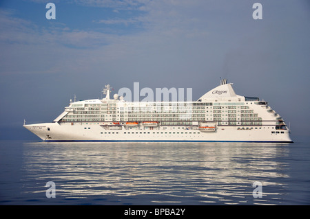 "Regent Seven Seas Mariner" Kreuzfahrt Schiff, Visby, Gotland Gemeinde, Gotland Grafschaft, Schweden Stockfoto