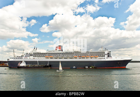 Die Cunard Cruise-Liner / Passagierschiff "Queen Mary 2" Stockfoto