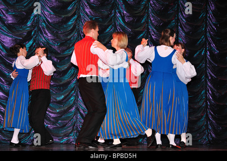 Schwedischer Folklore Tanz Display, Visby, Gotland Gemeinde, Gotland Grafschaft, Schweden Stockfoto