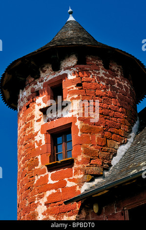 Frankreich: Roter Sandstein Herrenhaus im mittelalterlichen Dorf Collonges-la-Rouge Stockfoto